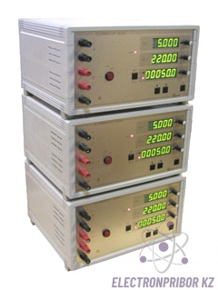 УИ300.2-3.4 — калибратор переменного тока трехфазный от 40 Гц до 400 Гц